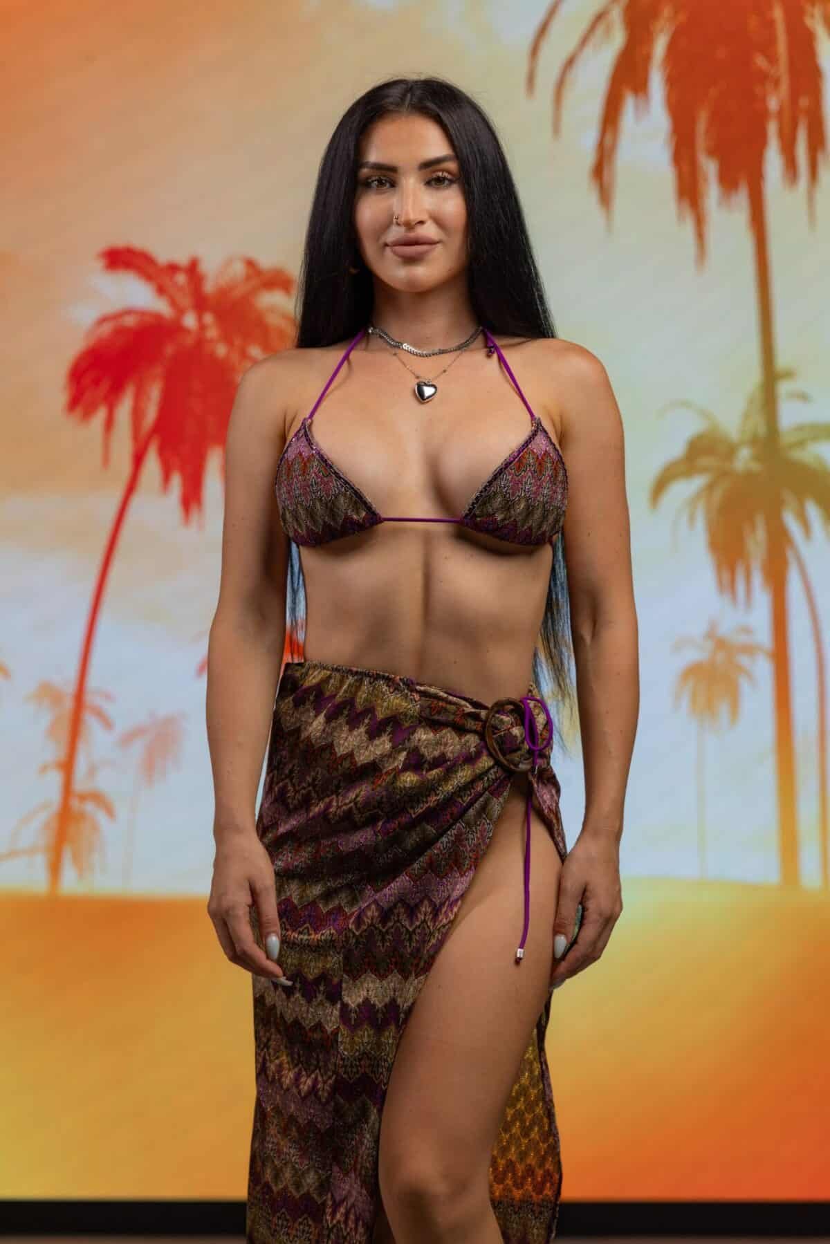 M49 (SARONG)